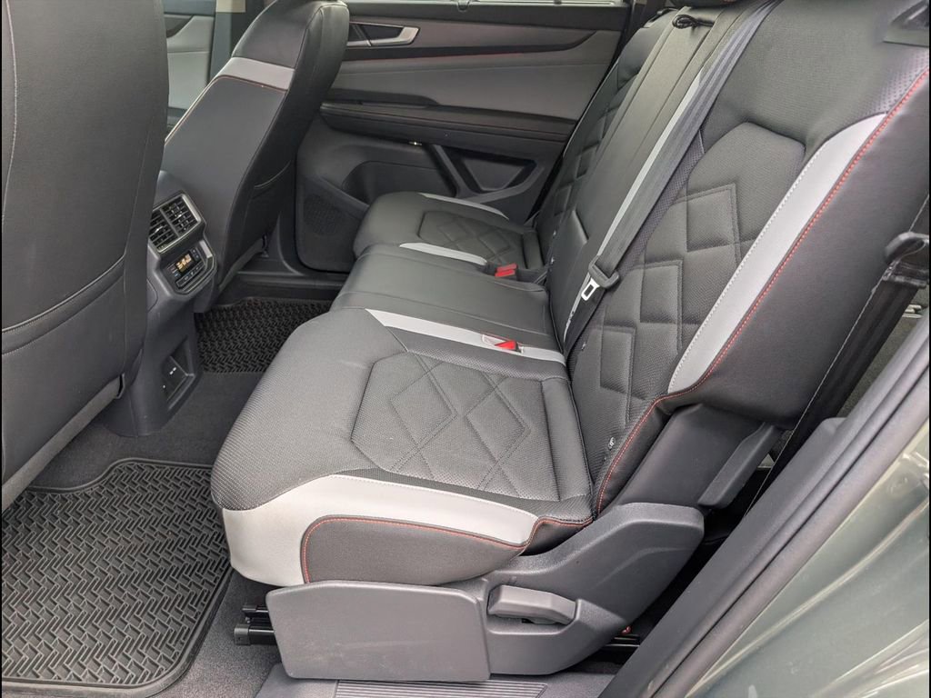 Certified 2025 Volkswagen Atlas Peak Edition SE AWD/4WD image 8