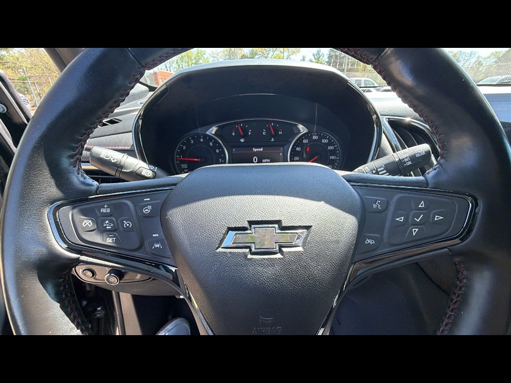 Used 2022 Chevrolet Equinox RS w/ Infotainment Package FWD image 12