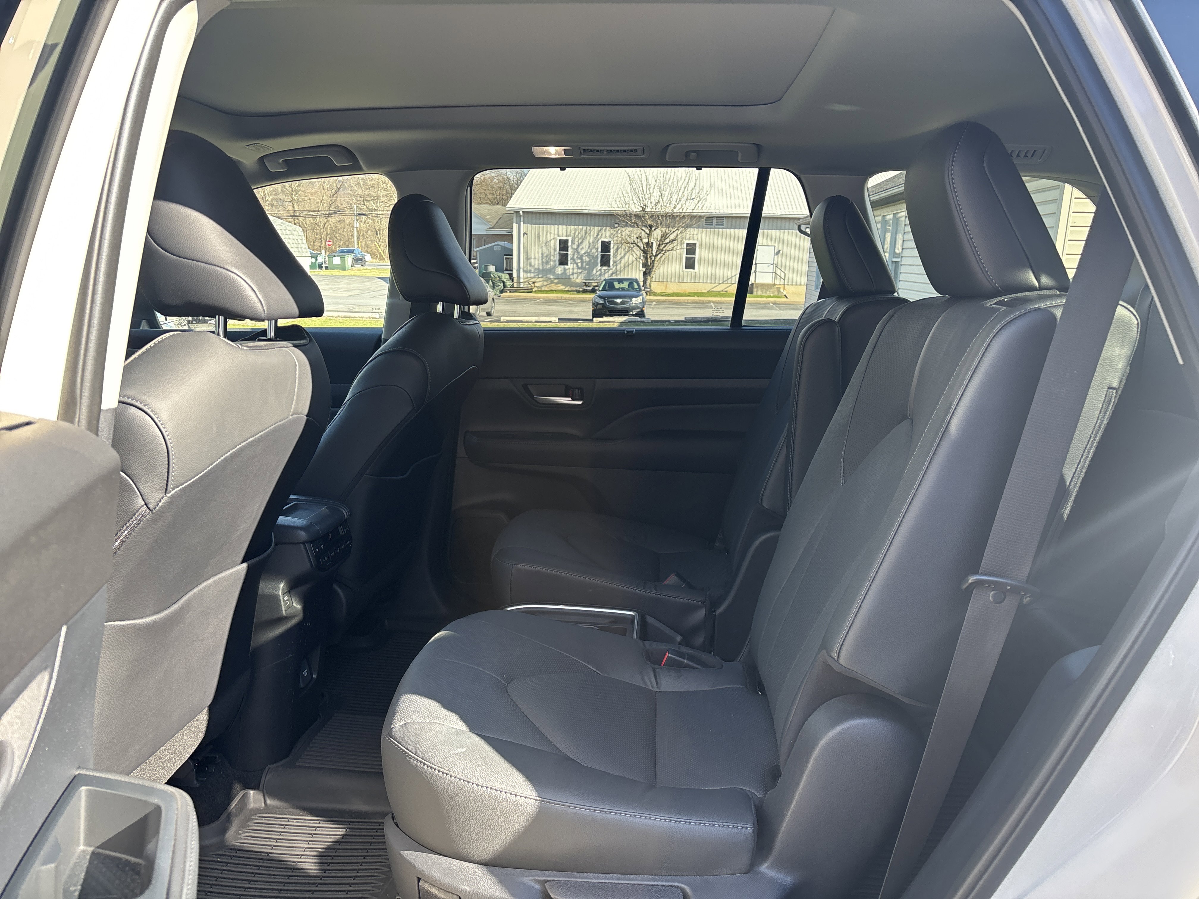 Used 2024 Toyota Grand Highlander Platinum image 14