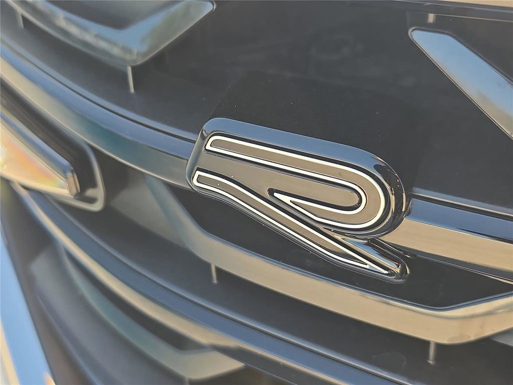 Used 2025 Volkswagen Atlas Cross Sport SEL Premium R-Line image 3