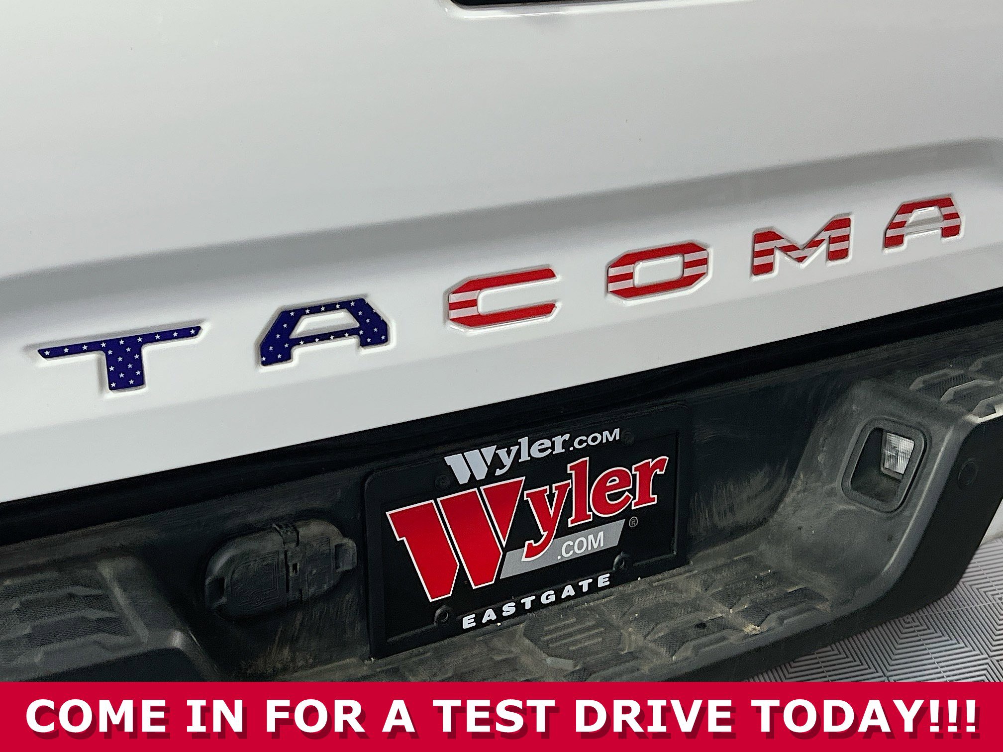 Used 2023 Toyota Tacoma TRD Sport image 32