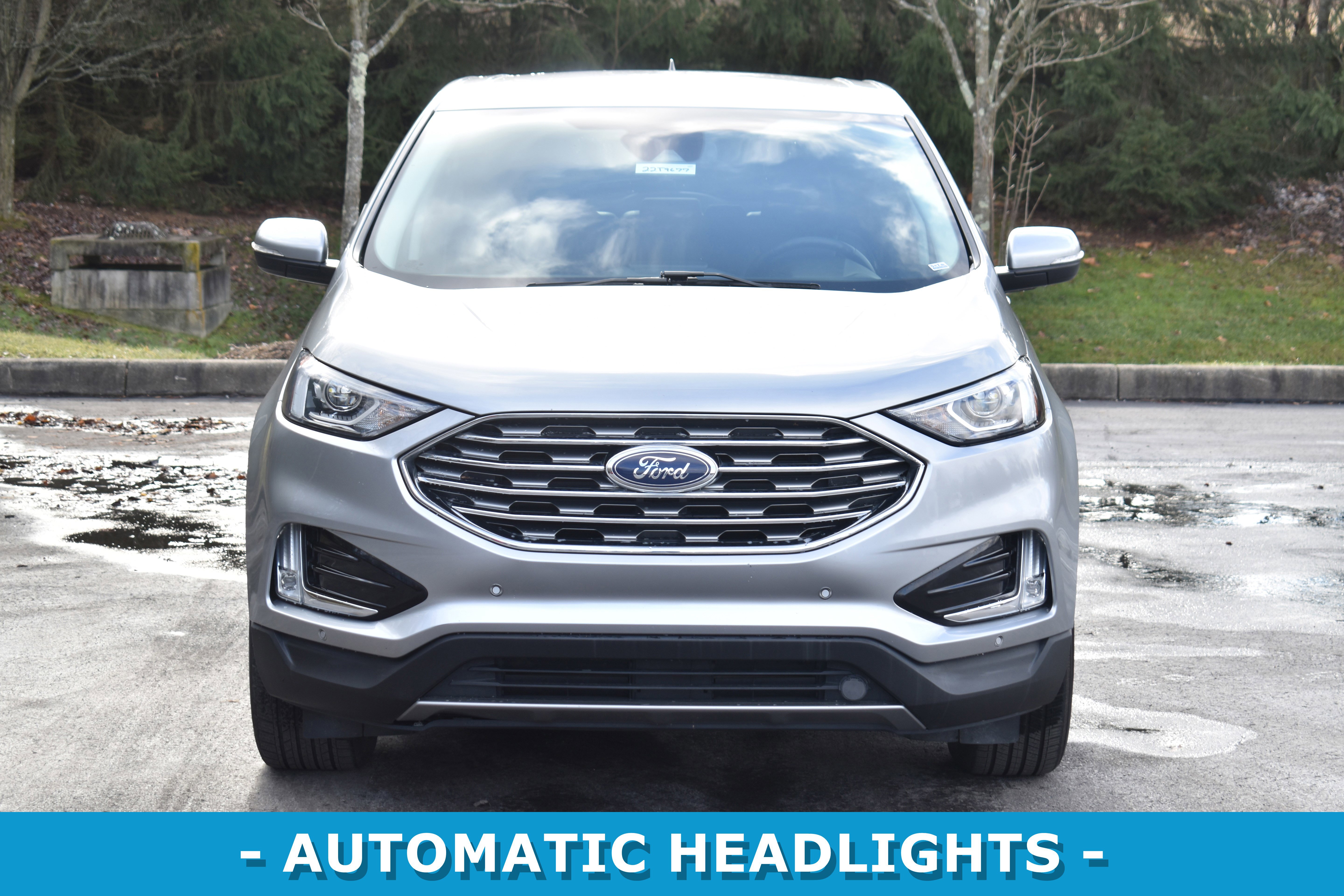Used 2022 Ford Edge Titanium image 2