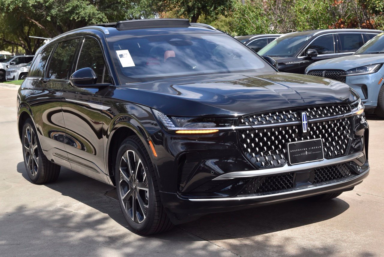 New 2026 Lincoln Nautilus Reserve AWD/4WD image 3