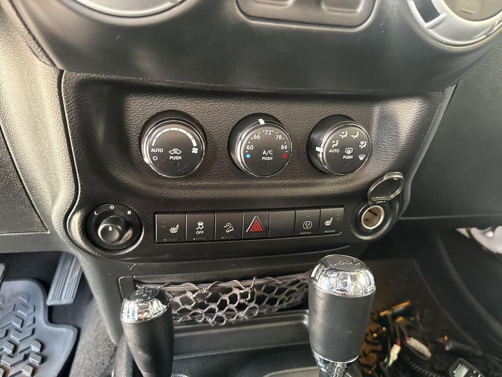 Used 2013 Jeep Wrangler Rubicon w/ Dual Top Group AWD/4WD image 13
