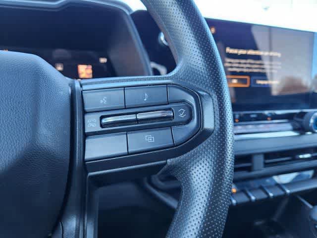 Used 2024 Chevrolet Colorado W/T RWD image 24
