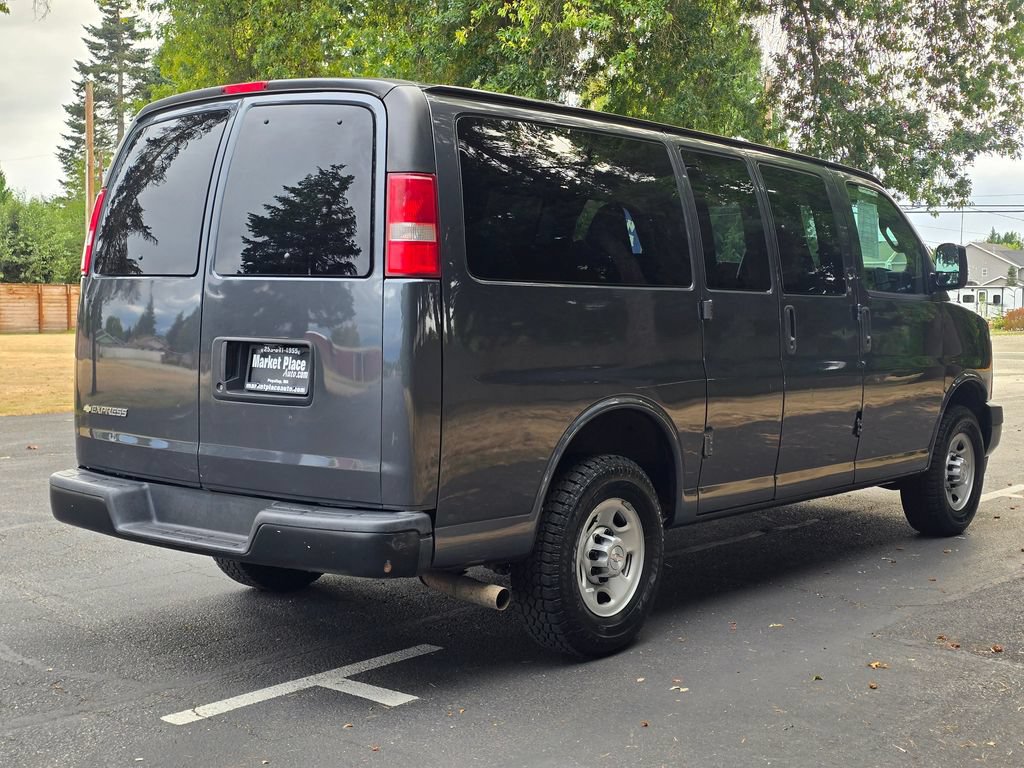 Used 2017 Chevrolet Express 2500 LS RWD image 6
