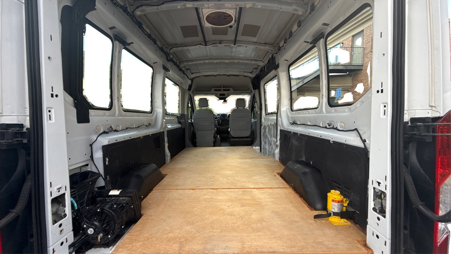 Used 2017 Ford Transit 350 XL image 11