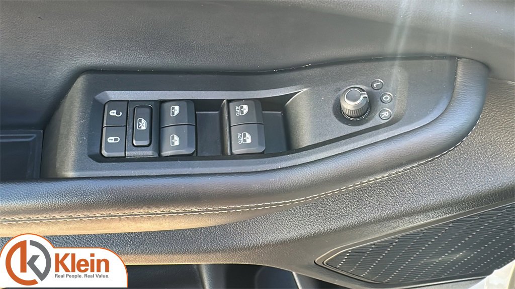 Used 2024 Jeep Grand Cherokee L Laredo w/ Luxury Tech Group I image 12