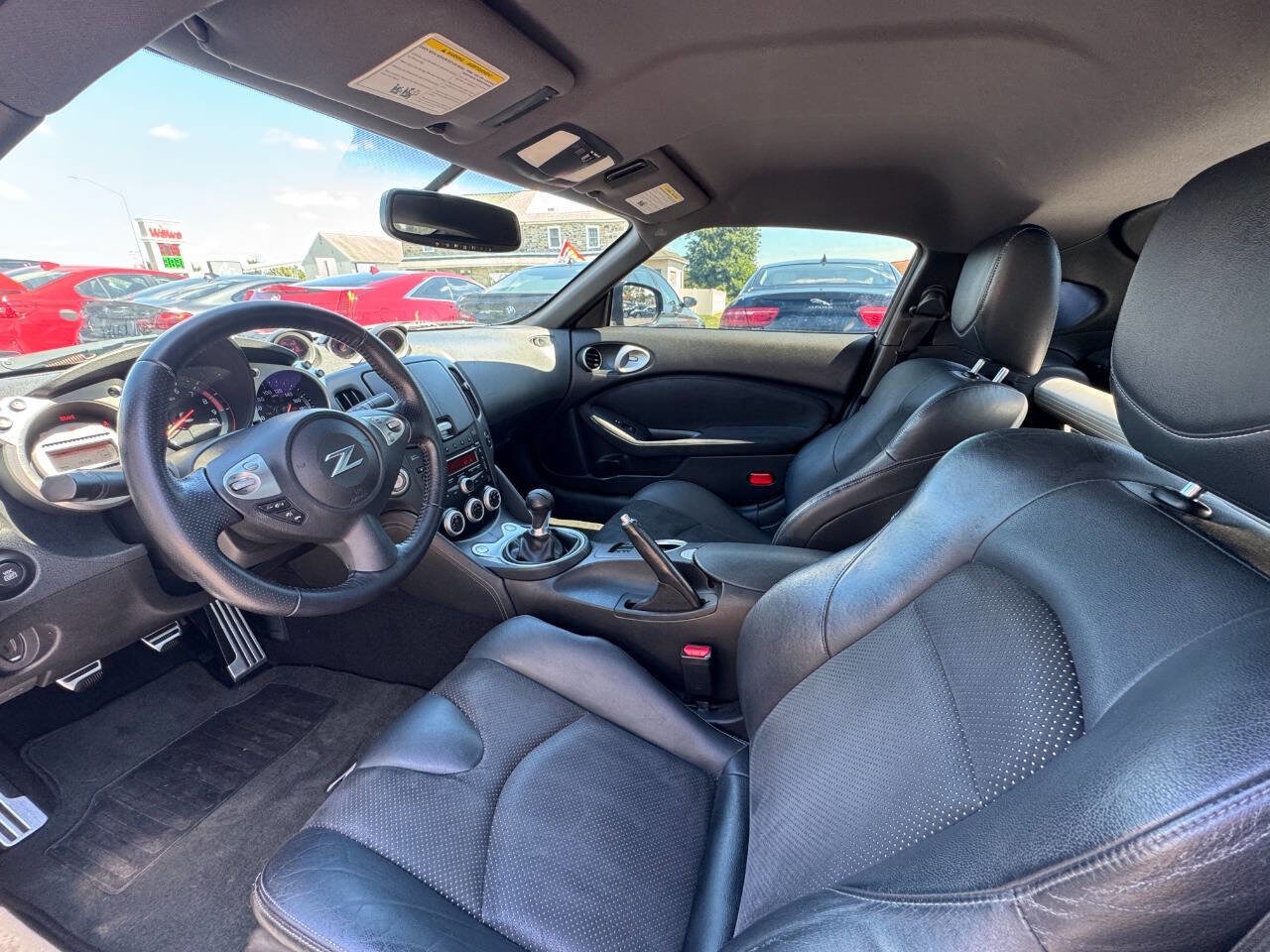 Used 2009 Nissan 370Z Touring image 11