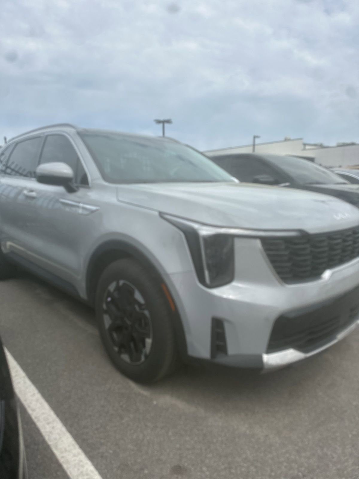 Used 2024 Kia Sorento S w/ Panoramic Sunroof Package image 2