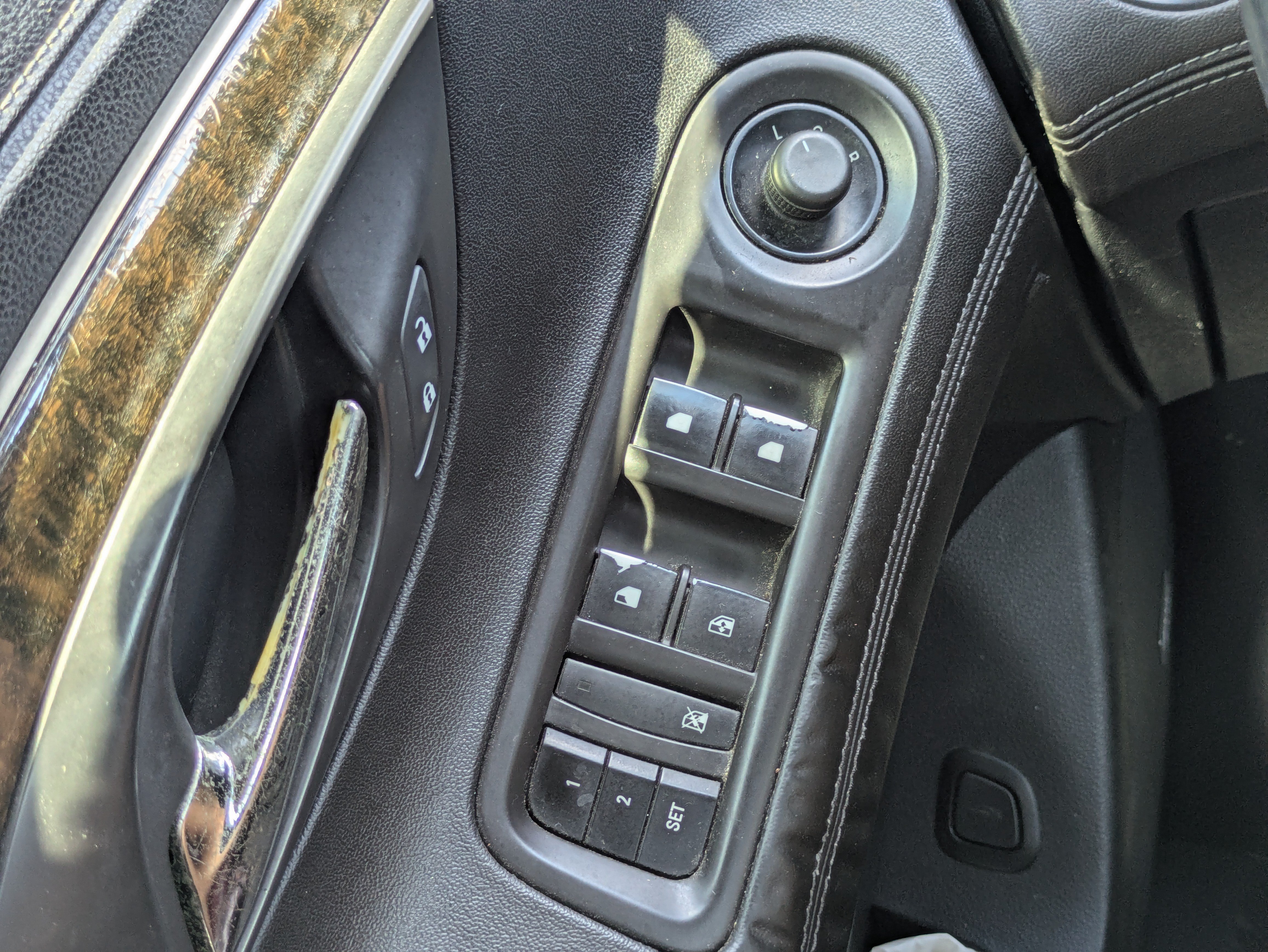 Used 2015 Buick LaCrosse Premium w/ Ultra Luxury Package FWD image 22