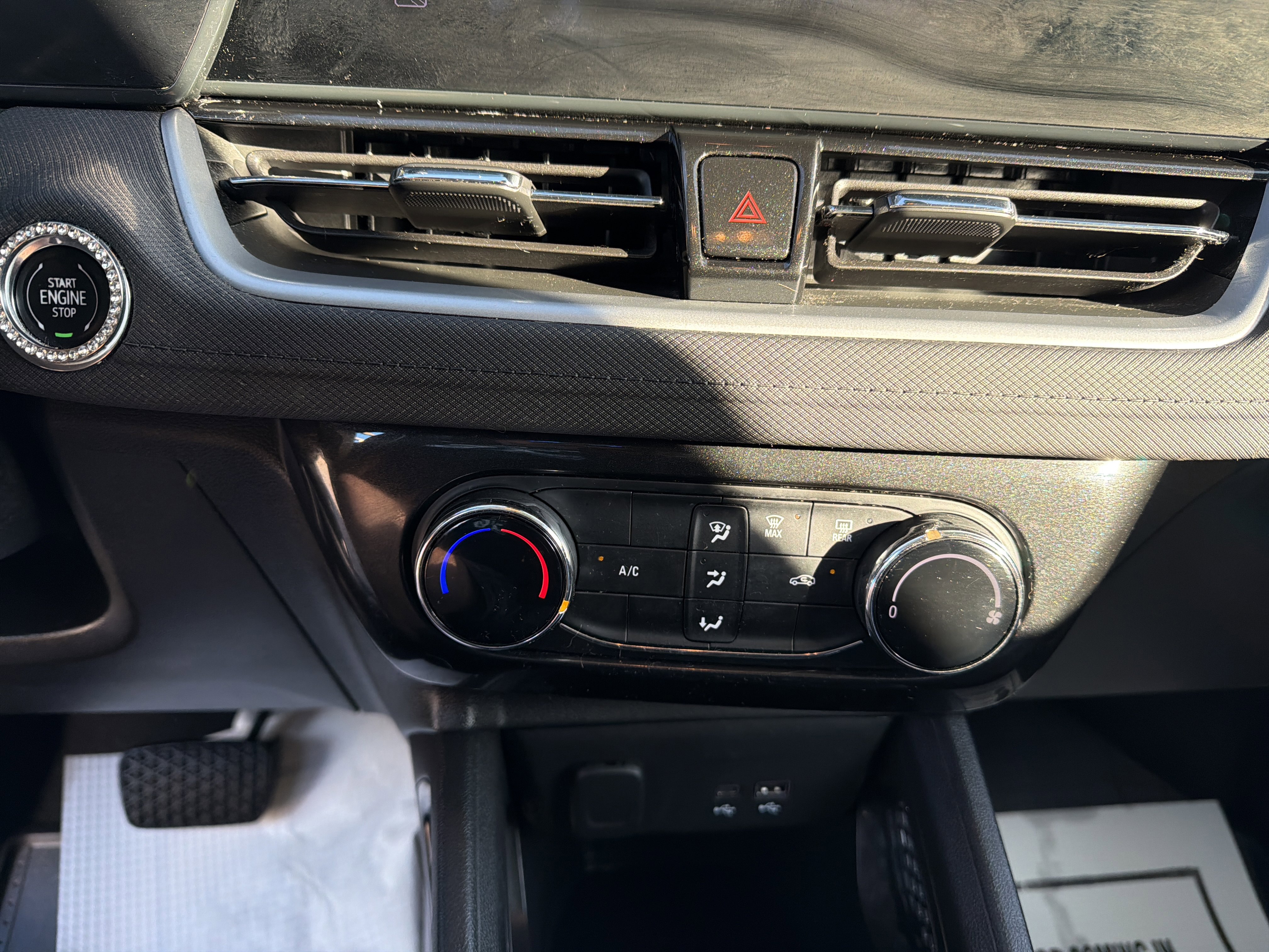 Used 2025 Chevrolet TrailBlazer LT AWD/4WD image 22