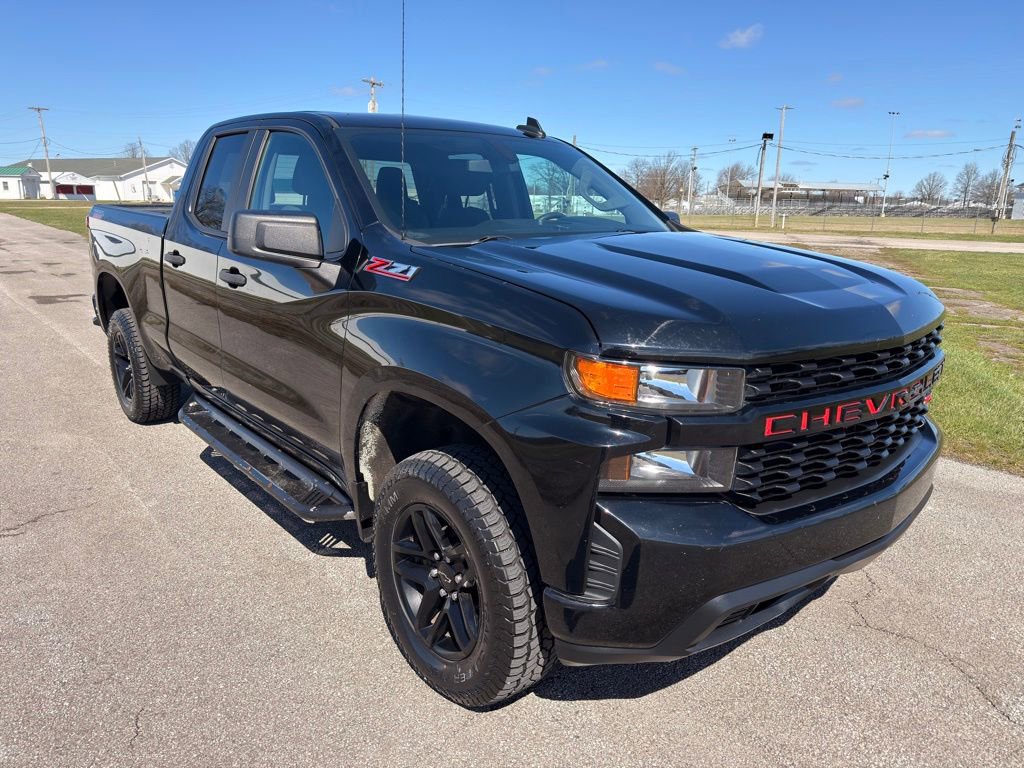 Used 2019 Chevrolet Silverado 1500 Custom Trail Boss w/ Custom Convenience Package AWD/4WD image 3