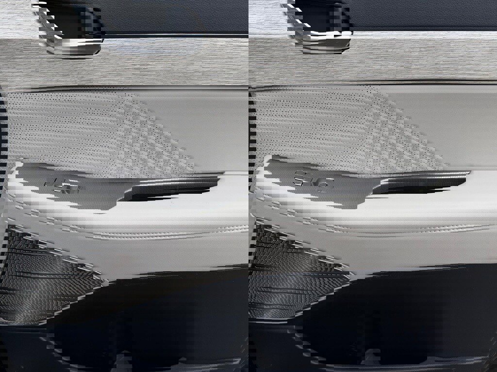 Used 2024 Hyundai Palisade Calligraphy image 28