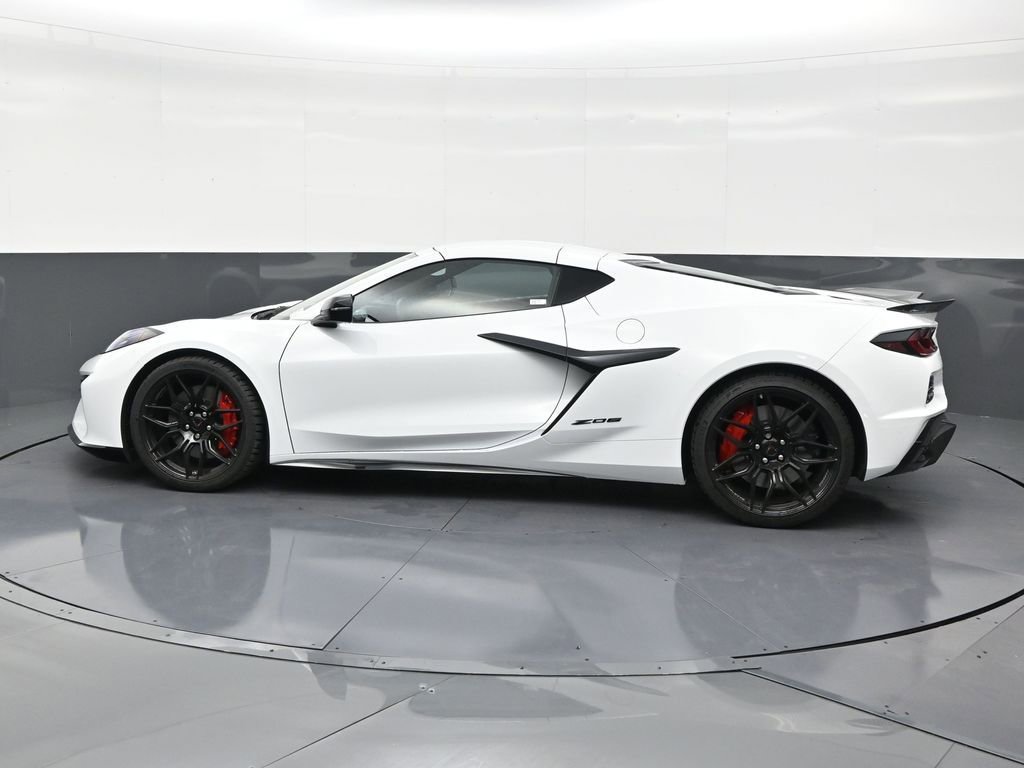 Used 2026 Chevrolet Corvette Z06 image 2