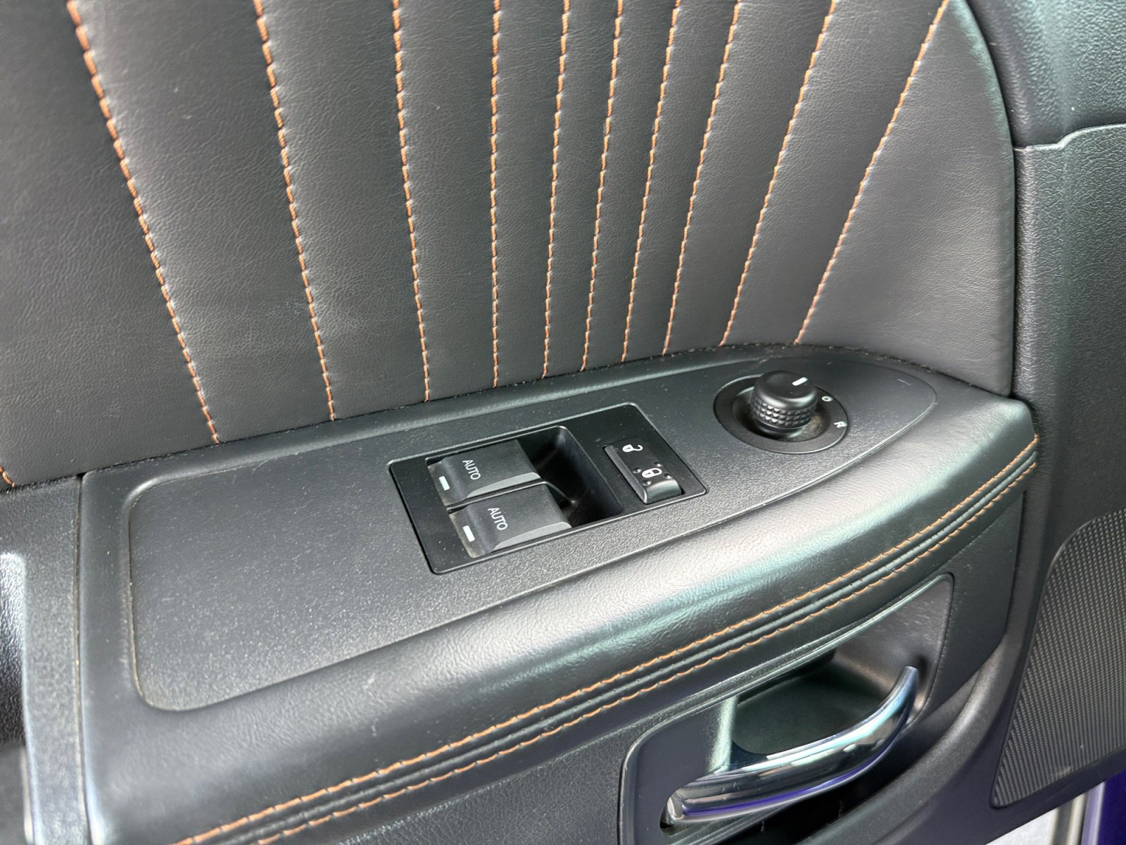 Used 2014 Dodge Challenger R/T image 11