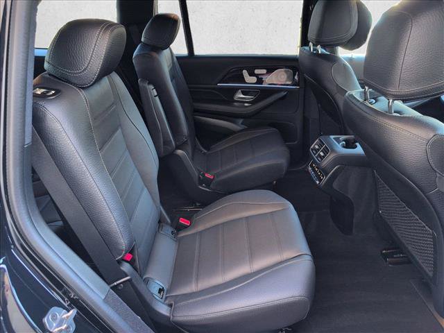 Used 2025 Mercedes-Benz GLS 580 4MATIC image 23