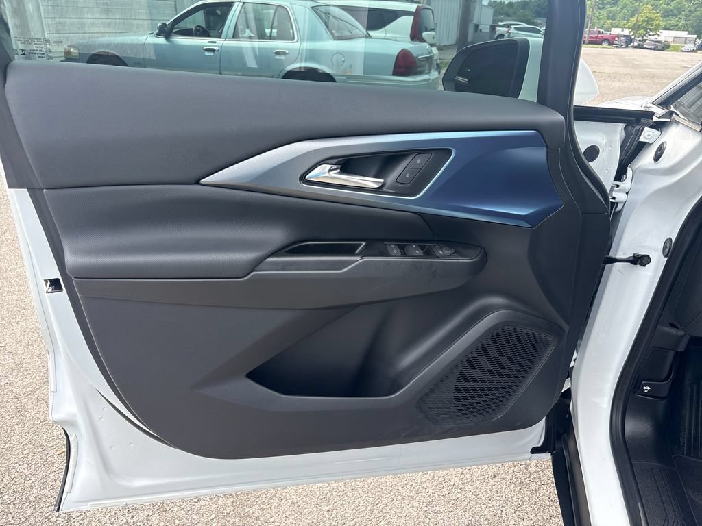 Used 2024 Chevrolet Equinox EV LT FWD image 6