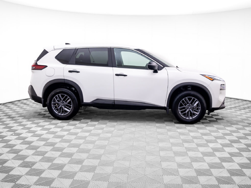 Used 2023 Nissan Rogue S AWD/4WD image 8