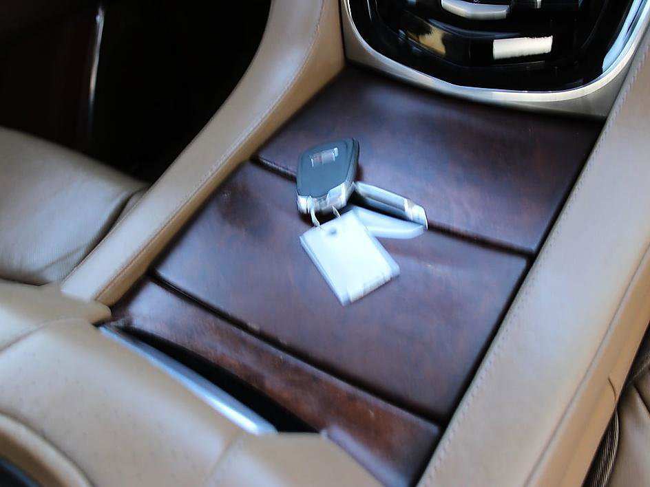 Used 2016 Cadillac Escalade Platinum RWD image 19