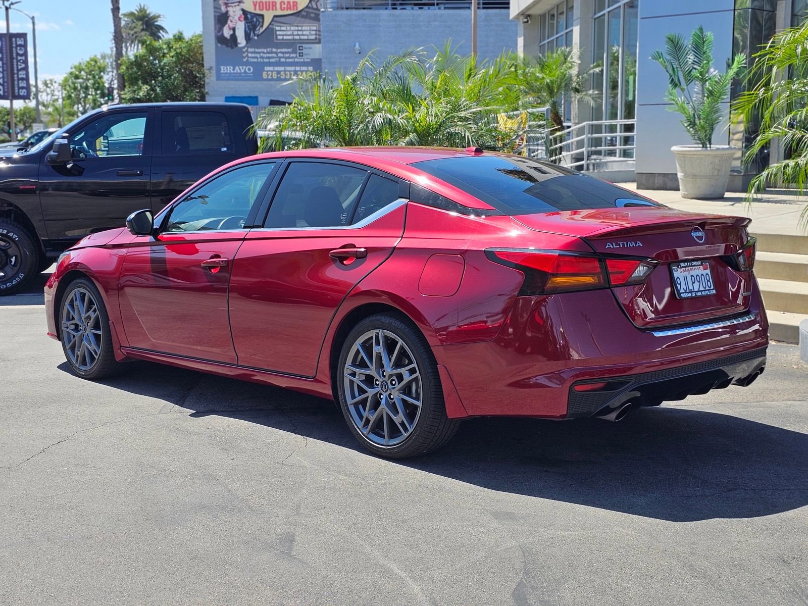 Used 2023 Nissan Altima 2.0 SR FWD image 5