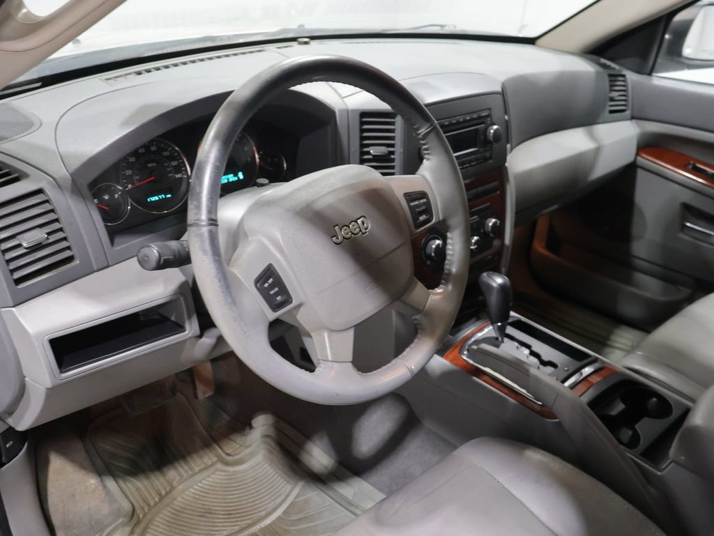 Used 2005 Jeep Grand Cherokee Limited RWD image 25
