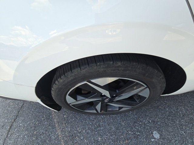 Used 2023 Hyundai Elantra Limited w/ Cargo Package FWD image 18