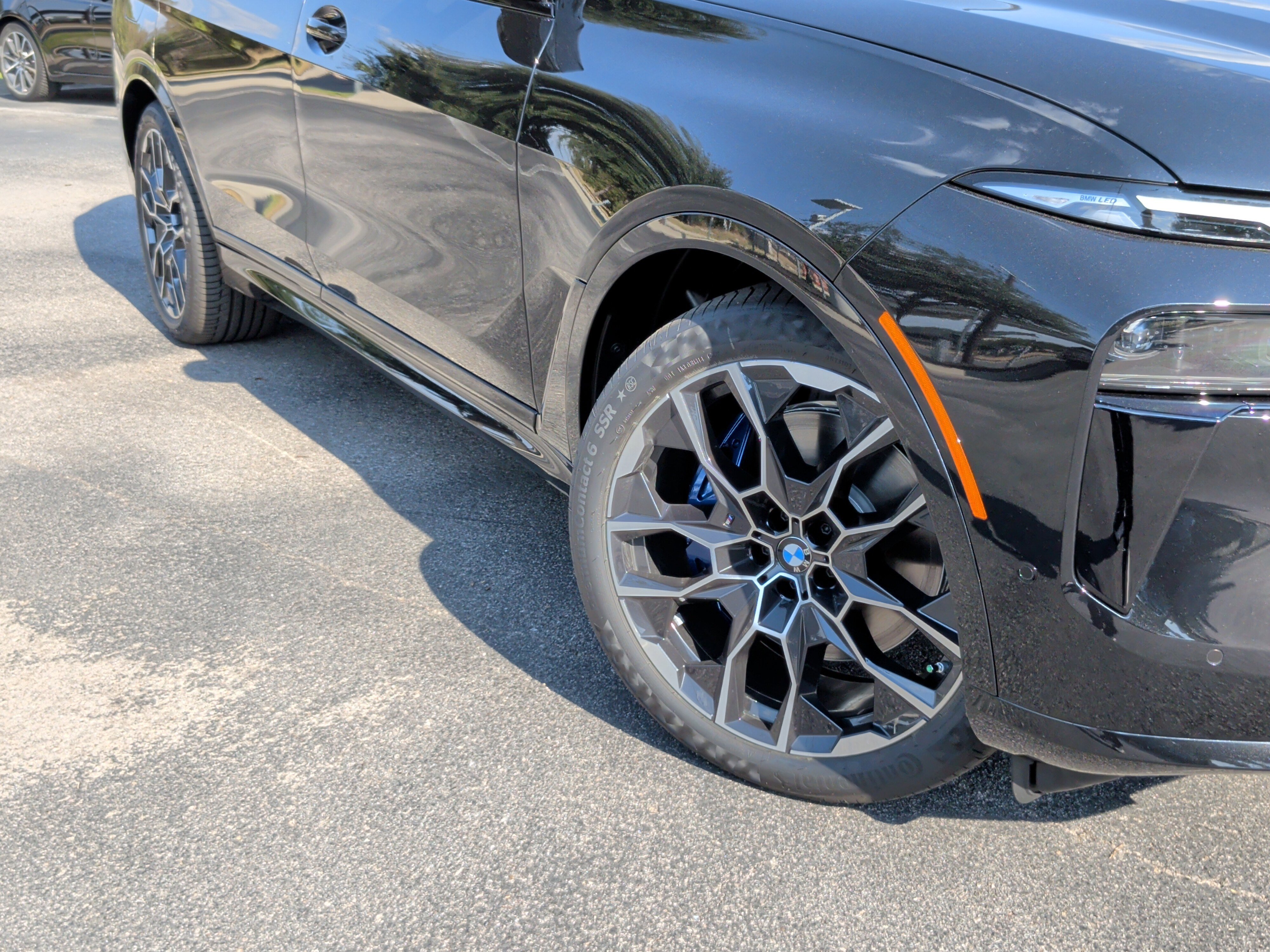 New 2026 BMW X7 M60i image 3