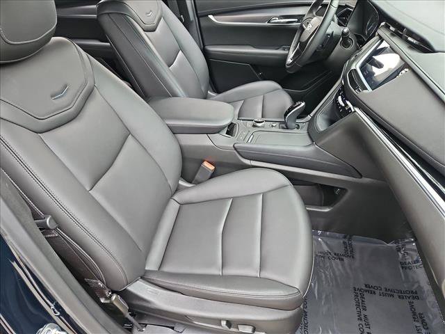 Used 2025 Cadillac XT6 Luxury FWD image 18