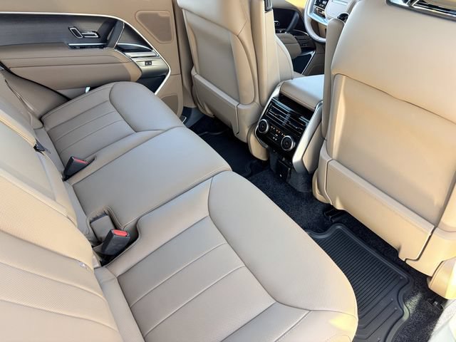 New 2026 Land Rover Range Rover SE AWD/4WD image 13