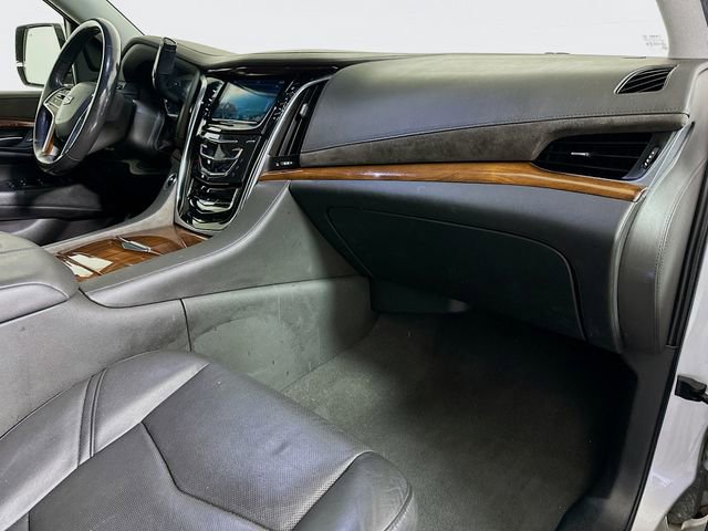Used 2019 Cadillac Escalade ESV Premium Luxury image 31