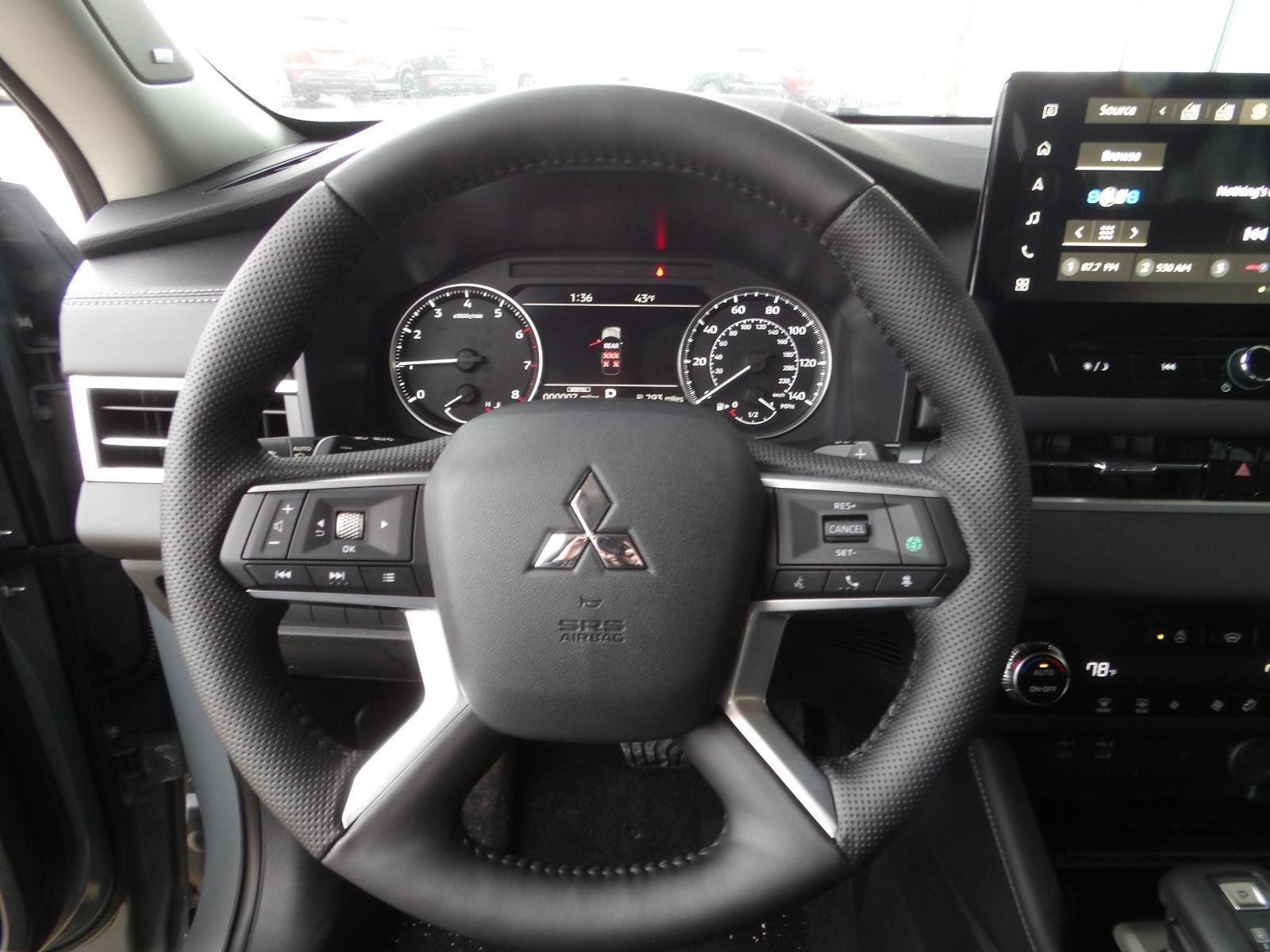 New 2026 Mitsubishi Outlander SE image 30