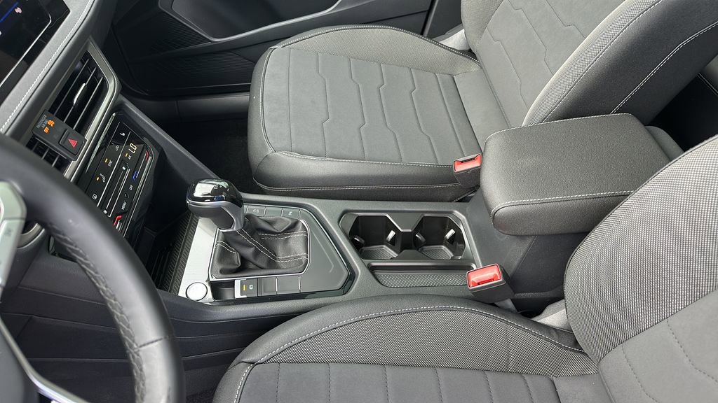 New 2026 Volkswagen Taos SE image 17