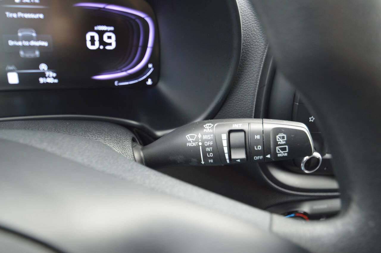 Used 2025 Kia Soul LX image 35