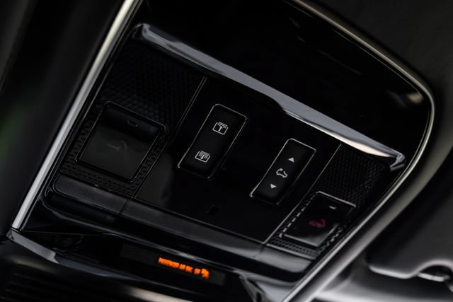 New 2026 Land Rover Range Rover SV AWD/4WD image 34
