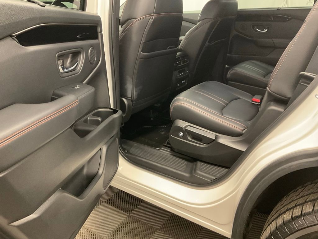 Used 2023 Honda Pilot TrailSport image 27