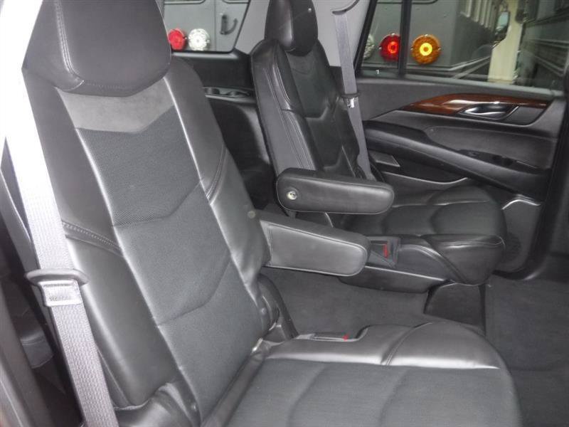 Used 2015 Cadillac Escalade Premium AWD/4WD image 29