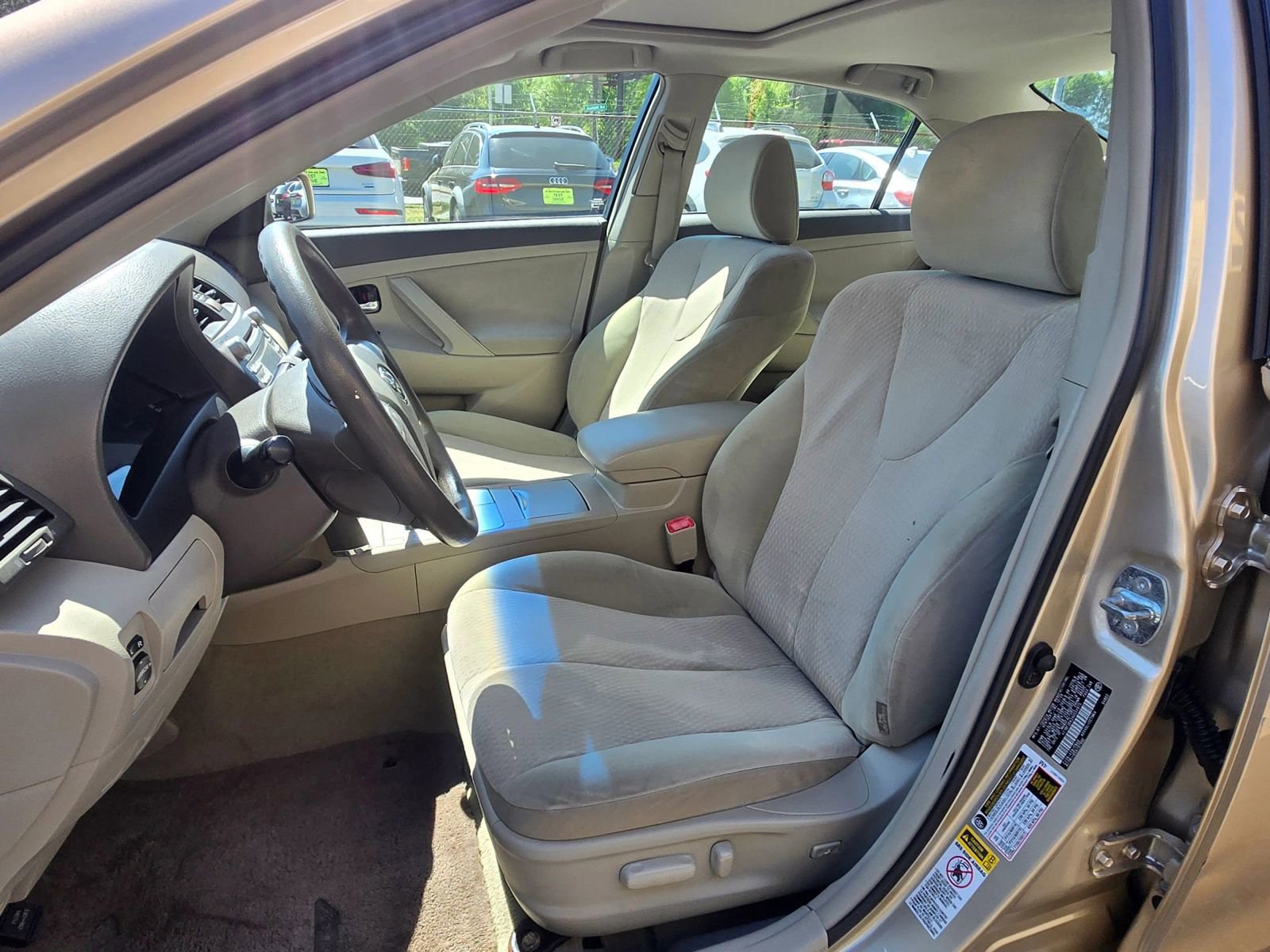 Used 2010 Toyota Camry FWD image 6