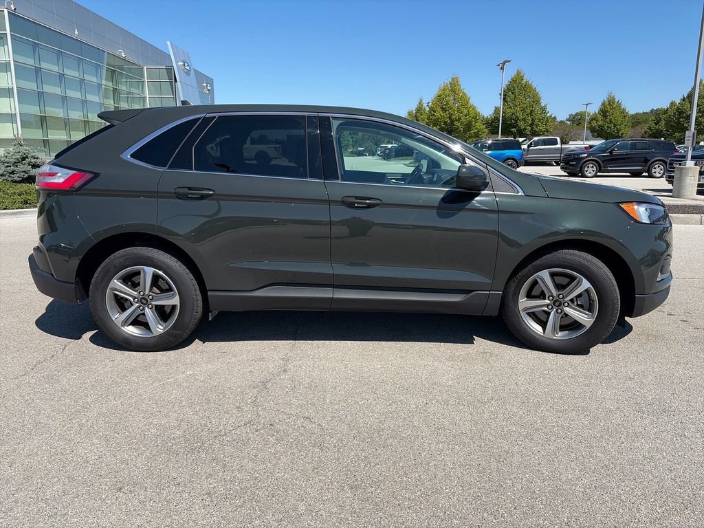 Used 2024 Ford Edge SEL w/ Convenience Package AWD/4WD image 8
