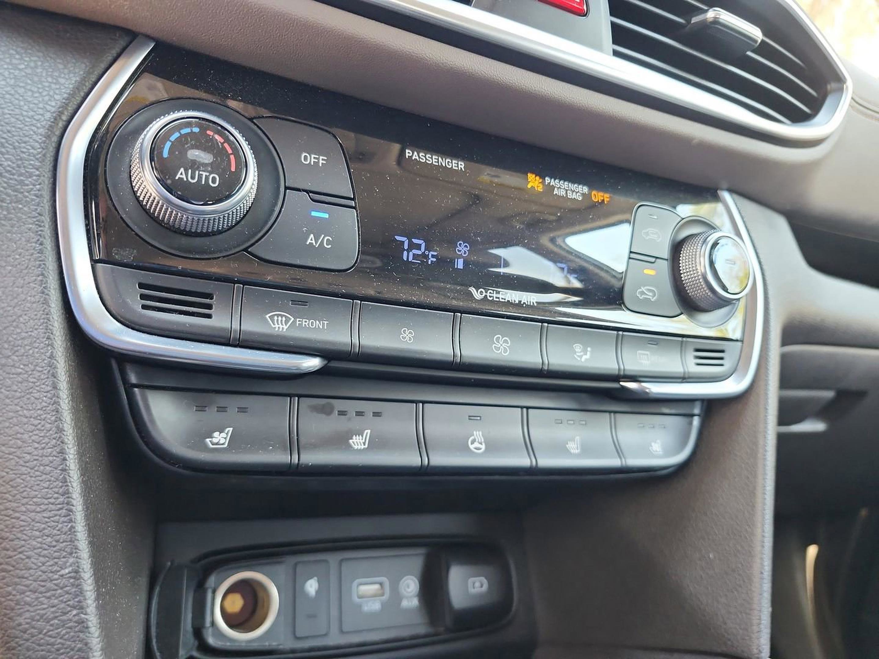 Used 2020 Hyundai Santa Fe Limited image 31