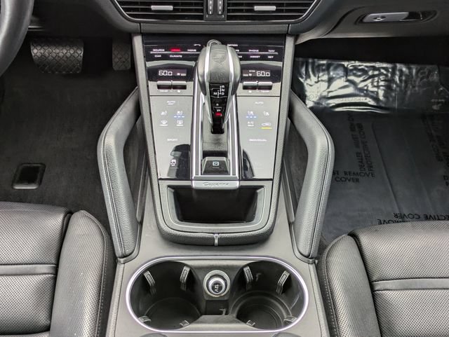 Used 2022 Porsche Cayenne AWD/4WD image 19