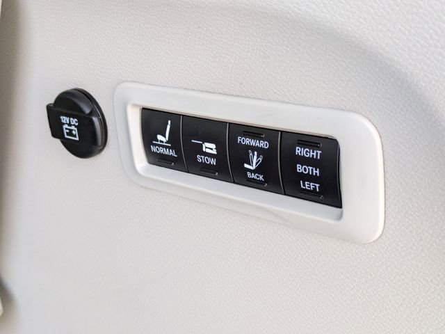 Used 2022 Chrysler Pacifica Limited image 15