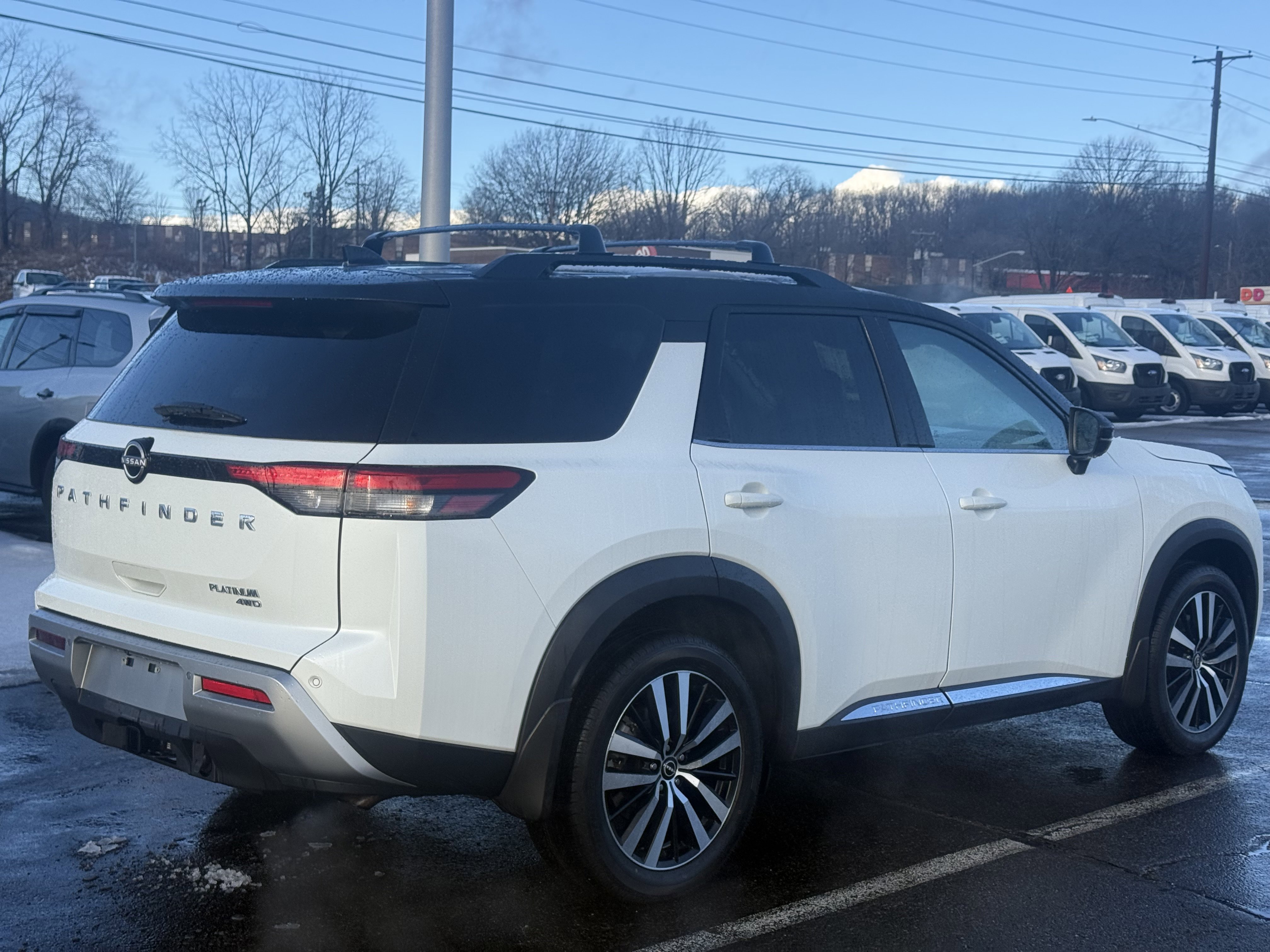 Used 2024 Nissan Pathfinder Platinum image 2