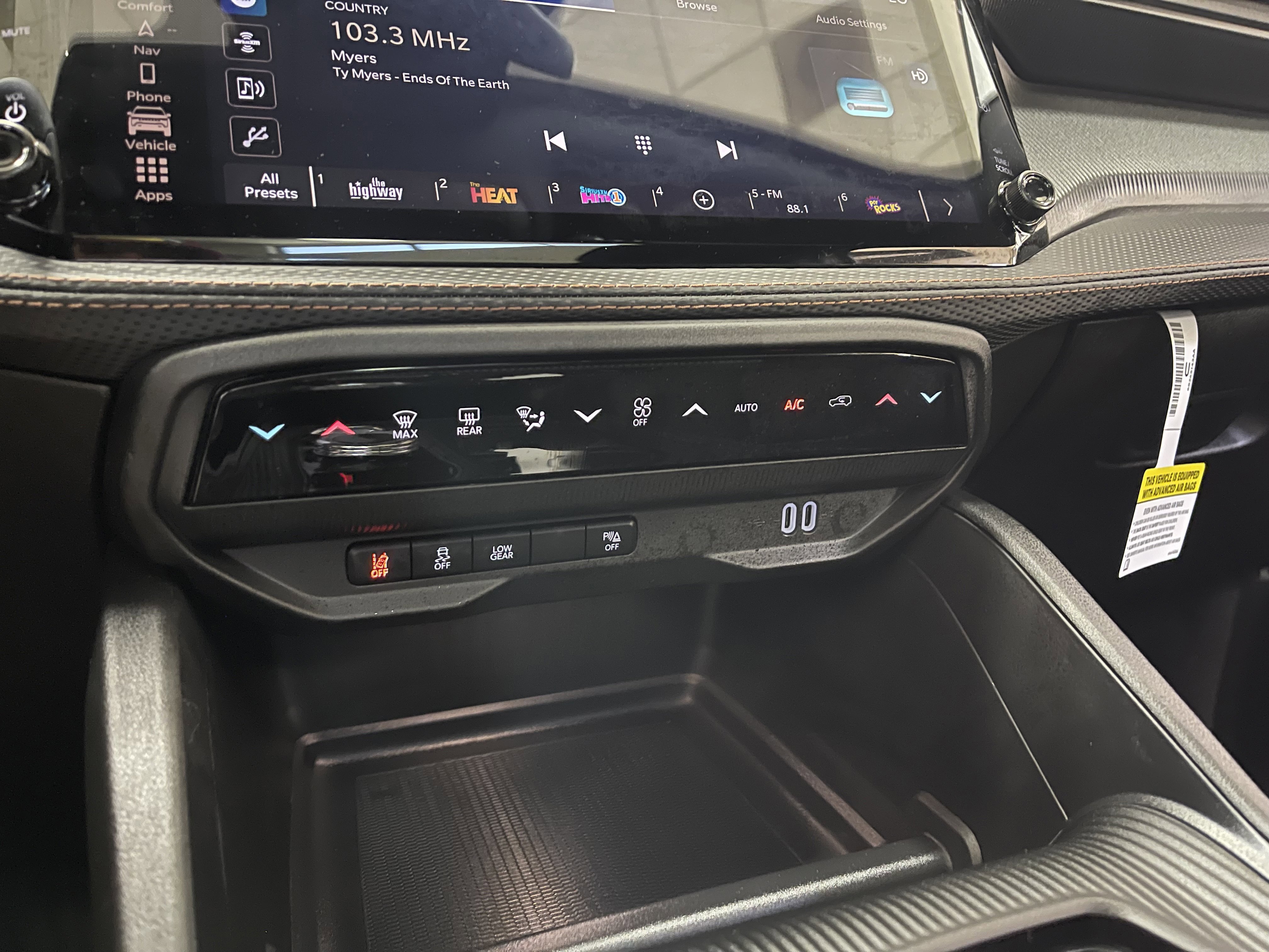 New 2026 Jeep Cherokee Overland AWD/4WD image 34