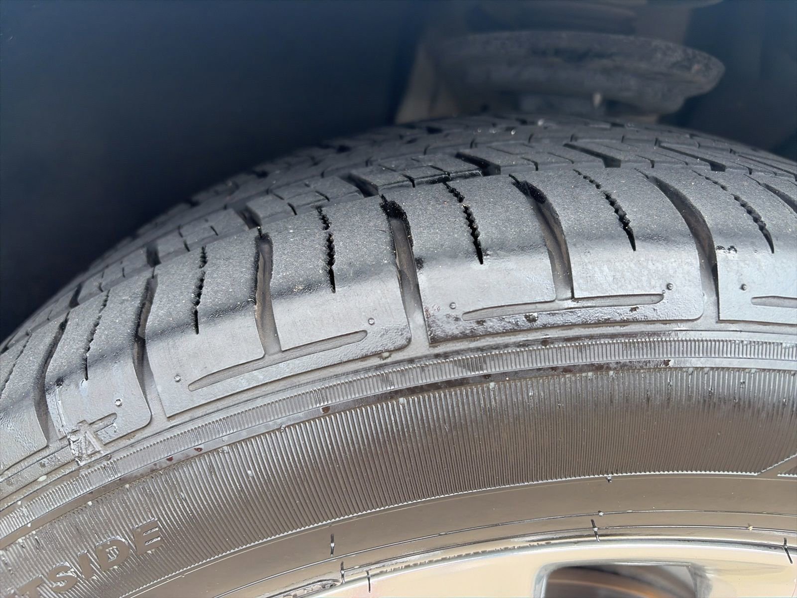 Used 2019 Buick Enclave Essence image 10