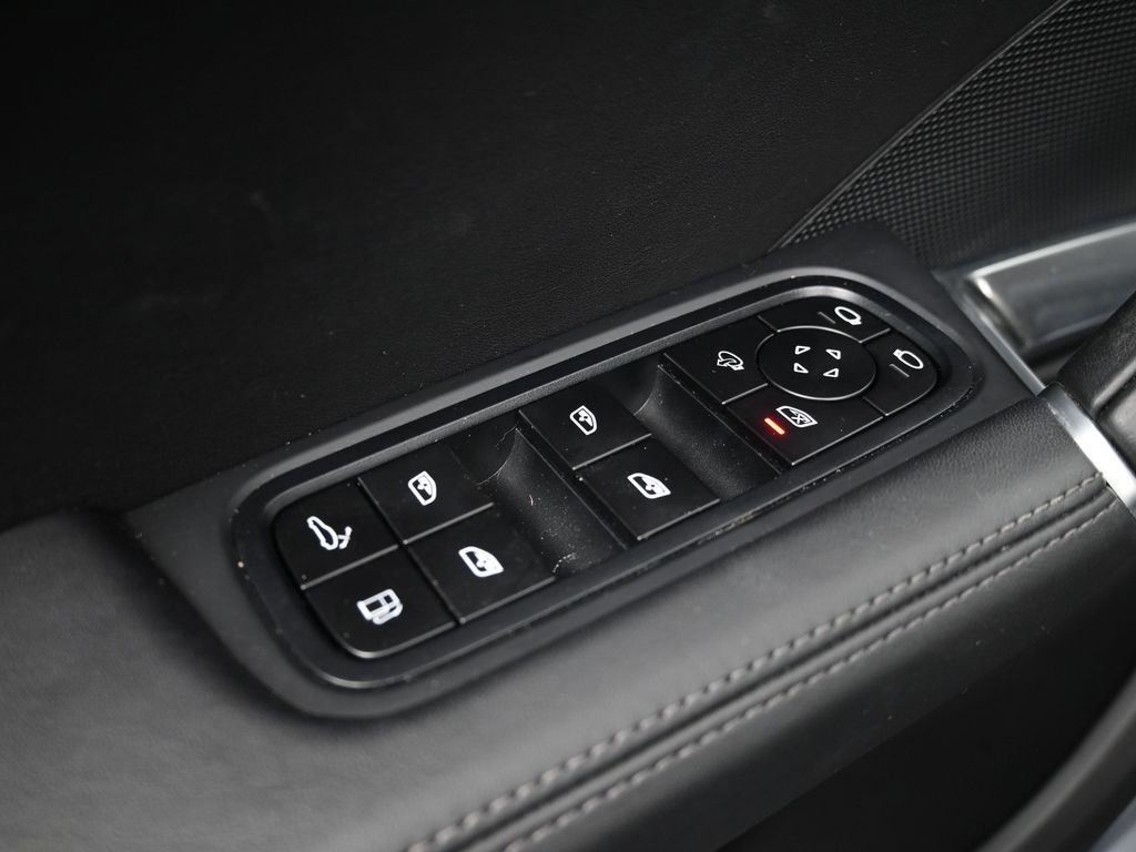 Used 2022 Porsche Cayenne Turbo S AWD/4WD image 19