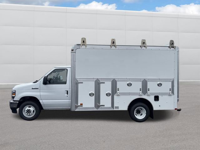 New 2027 Ford E-450 and Econoline 450 Super Duty RWD image 2