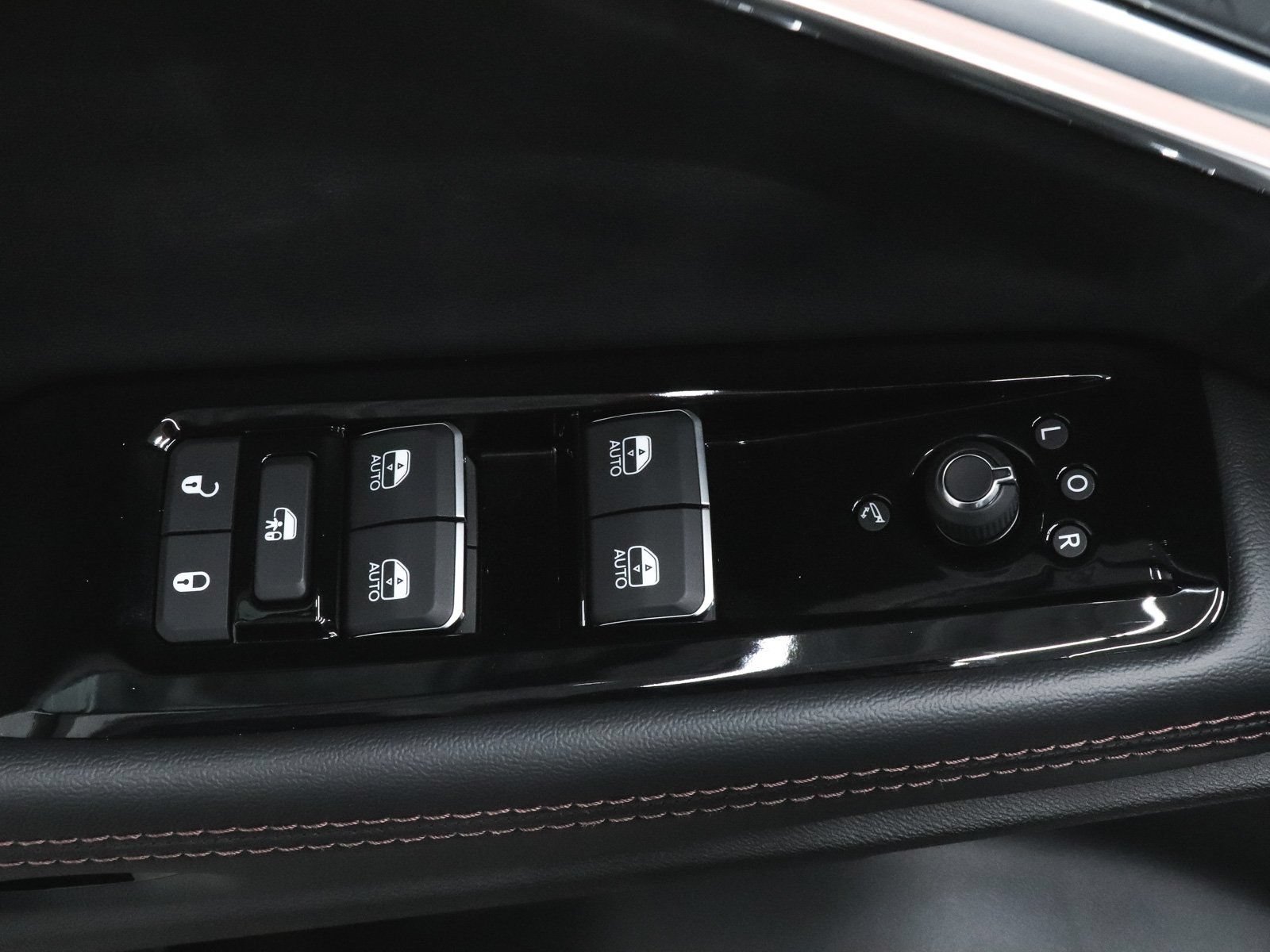 Used 2025 Jeep Wagoneer S Limited AWD/4WD image 13