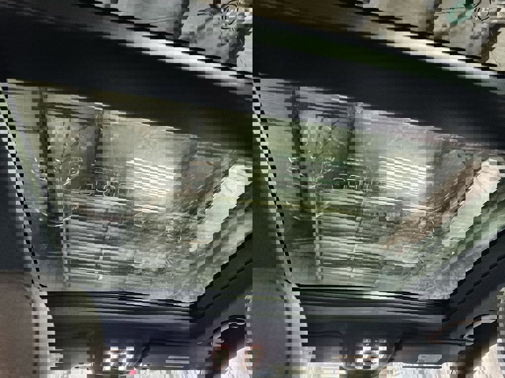 Used 2022 Mercedes-Benz GLE 350 4MATIC w/ Premium Package image 25