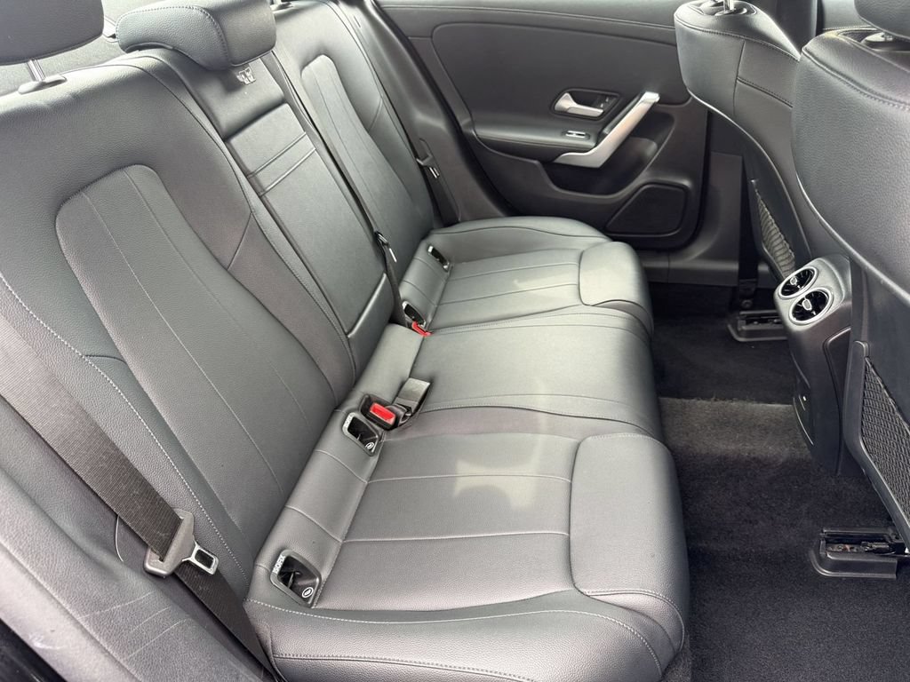 Used 2025 Mercedes-Benz CLA 250 4MATIC image 30